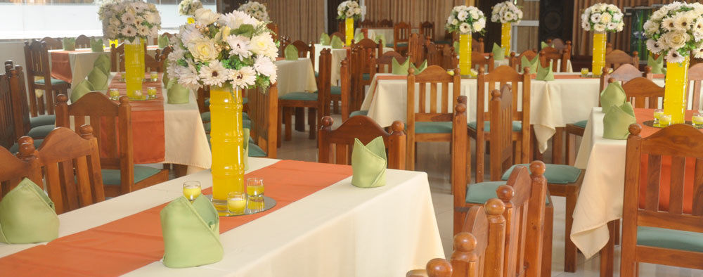 Hotel Aradhana Гале Екстериор снимка