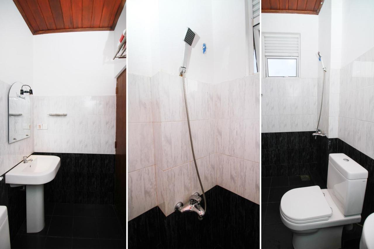 Hotel Aradhana Гале Екстериор снимка